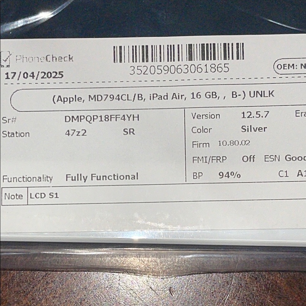 Apple White iPad Air - Picture 3 of 4